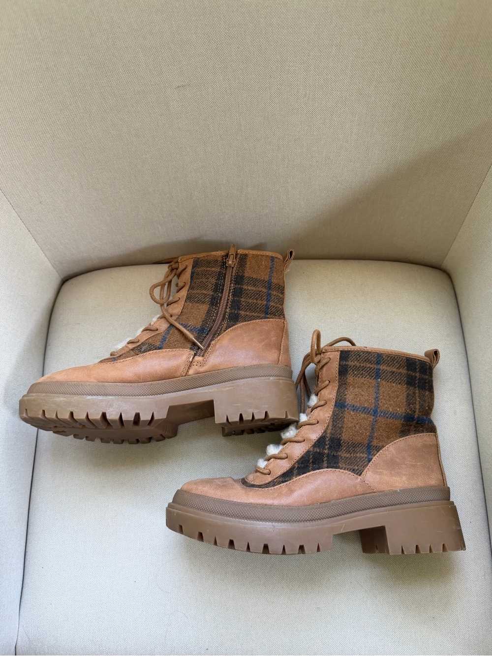 Lucky Brand Edive Leather Winter Brown Combat Lugboot Plaid Lace Up Fall Size 7 - Picture 2 of 8